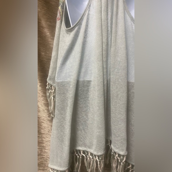 Lulumari Fringe Floral Embroidery Vest - Picture 9 of 16